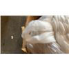 Image 2 : Box of white New Zealand wool yarn