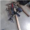 Image 2 : LOT OF HAMMERS, SLEDGE HAMMERS AND BAG OF TOOLS
