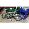 Image 2 : 12 new padded bat and ball set with Huffy bike