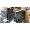Image 2 : 12 PAIRS OF SIZE 10 NEW MITTENS