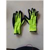 Image 2 : BUNDLE OF NEW GLOVES