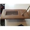 Image 3 : BOX OF ELECTRIC WATER TIMERS AND ELECTRIC FLOOR VENT