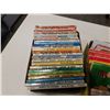 Image 2 : 2 TRAYS OF SNOOPY AND CHARLIE BROWN COMICS