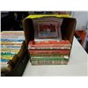 Image 8 : 2 TRAYS OF SNOOPY AND CHARLIE BROWN COMICS