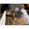 Image 2 : TRAY OF BRASS AND METAL COLLECTIBLES