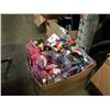 Image 2 : BOX OF HAIR ACCESSORIES