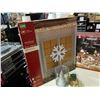 Image 2 : CHRISTMAS VILLAGE WITH LIGHTED SNOWFLAKE