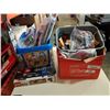Image 8 : HUGE LOT OF LEGO ITEMS AND VINTAGE STORAGE BOX, INSTRUCTION BOOKS, LARGE BAG OF LEGO BRICKS, AND 5 P