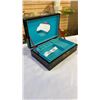 Image 2 : LAQUERED W/ CARVED STONE VINTAGE JEWELRY BOX