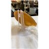 Image 10 : SEMI PRECIOUS STONE SLABS ON STANDS