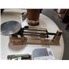 Image 2 : OHAUS AND PITNEY BOWES SCALES