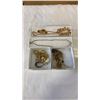 Image 1 : 4 TRAYS OF VARIOUS RHINESTONE JEWELLERY