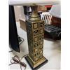 Image 2 : 2 TABLE LAMPS - MODERN WOOD AND VINTAGE