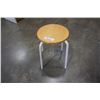 Image 2 : MAPLE STOOL