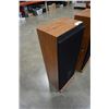 Image 3 : PAIR OF FISHER STV-723 FLOOR SPEAKERS