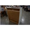 Image 8 : WHITE 2 DOOR CABINET WITH DISPLAY TOP