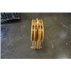 Image 2 : SET OF 4 FOLDING MAPLE TV TRAYS ON STAND