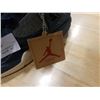 Image 8 : 2 PAIRS OF NIKE SHOES SIZE 8.5 LEVI AIR JORDAN AND 9