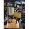 Image 1 : 2 VINTAGE TABLE LAMPS