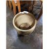 Image 2 : LARGE POTTERY PLANTER POT