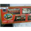 Image 2 : NORTH POLE HOLIDAY EXPRESS TRAIN SET