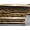 Image 2 : 8 DRAWER WOOD DRESSER