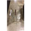 Image 2 : MCM BRASS MAGAZINE RACK AND VINTAGE MIRRORED TIGER
