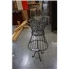 Image 1 : DECORATIVE METAL DRESS FORM