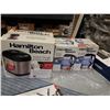 Image 1 : 2 STORE RETURN HAMILTON BEACH 1.7L GLASS ELECTRIC KETTLES AND HAMILTAN BEACH ARTISAN DOUGH AND BREAD