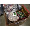 Image 2 : BOX OF JEWELRY