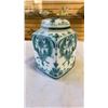 Image 8 : 2 VINTAGE DELFT LIDDED GINGER JARS