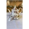 Image 2 : ROYAL ALBERT LAVENDER ROSE TEAPOT