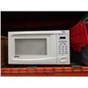 Image 1 : KENMORE QUICK TOUCH WHITE MICROWAVE