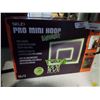 Image 2 : SKLZ PRO MINI HOOP GLOW IN THE DARK