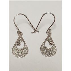 Silver Earrings (~weight 2g)