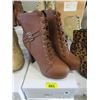 Image 1 : New Pair of Size 42 Lace Up Boots - Brown