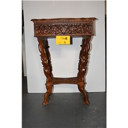 CARVED WOOD SIDE TABLE/SEWING BOX W/REMOVABLE TRAY