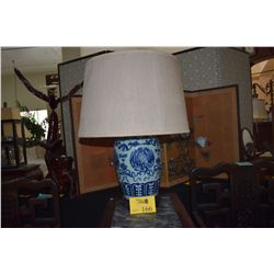 CHINESE BLUE & WHITE TABLE LAMP (DAMAGED STAND)