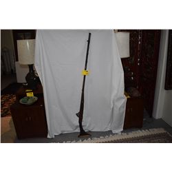 VINTAGE LONG RIFLE (62" L)