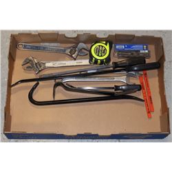 FLAT OF HAND TOOLS INCLUDING DEMOLITION TOOLS,