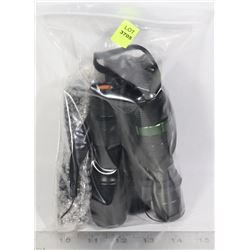 FOUR LED FLASHLIGHTS (BATTERIES NOT INCLUDED)