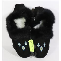 MEN MOCCASINS SIZE 11