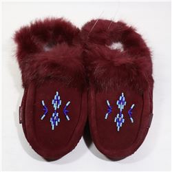 LADIES MOCCASINS SIZE 10