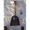 Image 1 : Antique Grain Shovel
