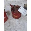 Image 4 : 2 Gas Cans & Oil Can