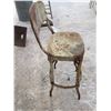 Image 4 : Antique Metal Chair