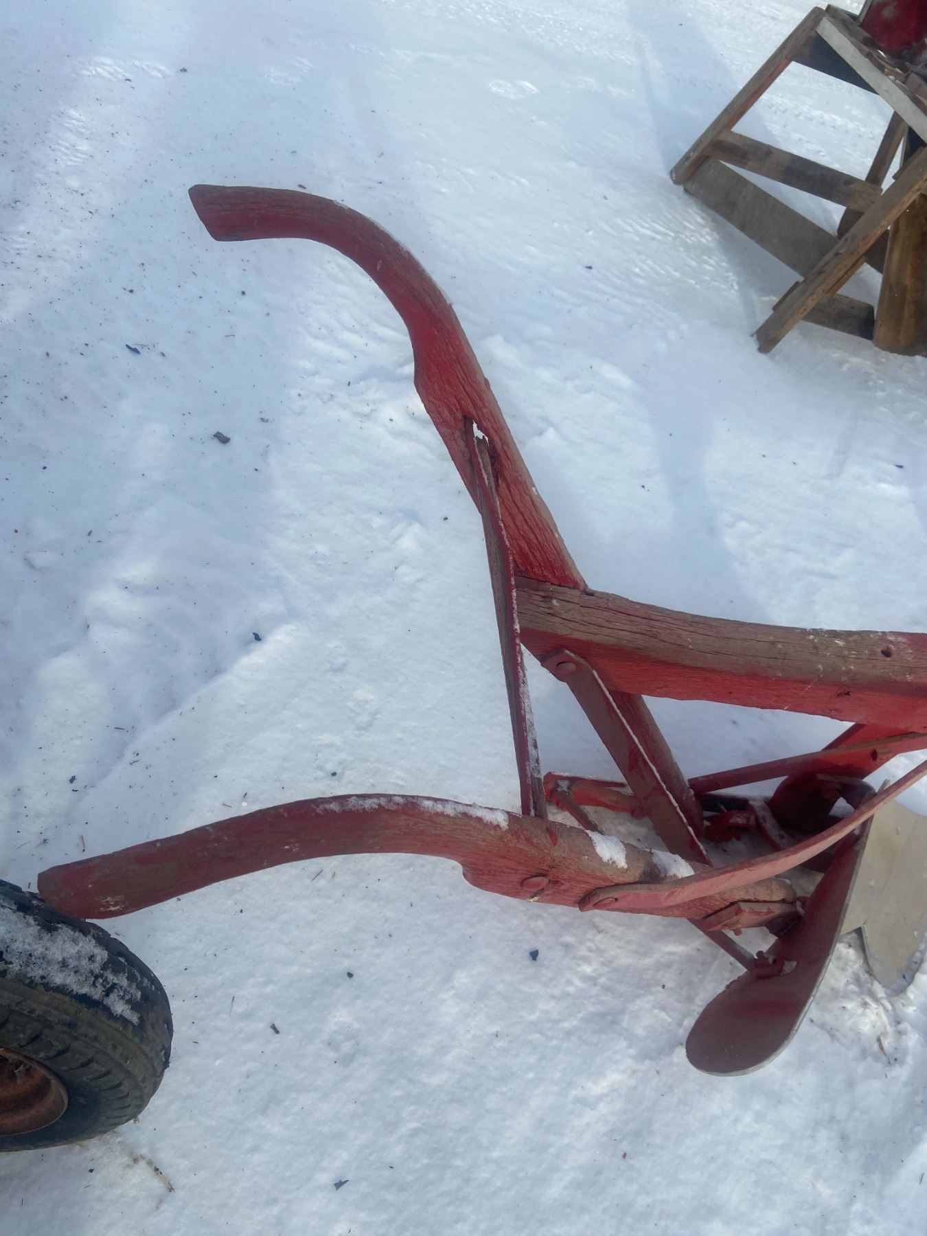 WALK BEHIND PLOW, WOODEN HANDLES & CROSS BEAM