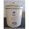 Image 1 : Redwing crock 2 gallon with lid (lid damaged)