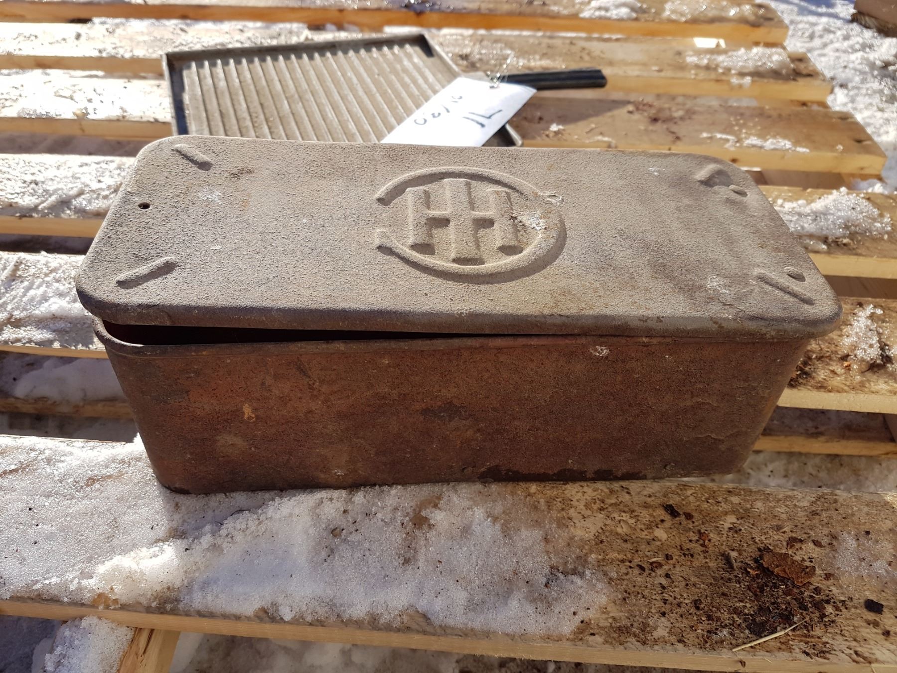 IHC Tool Box & Camp Grill Schmalz Auctions