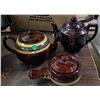 Image 1 : 2 - Teapots & Soup Bowl